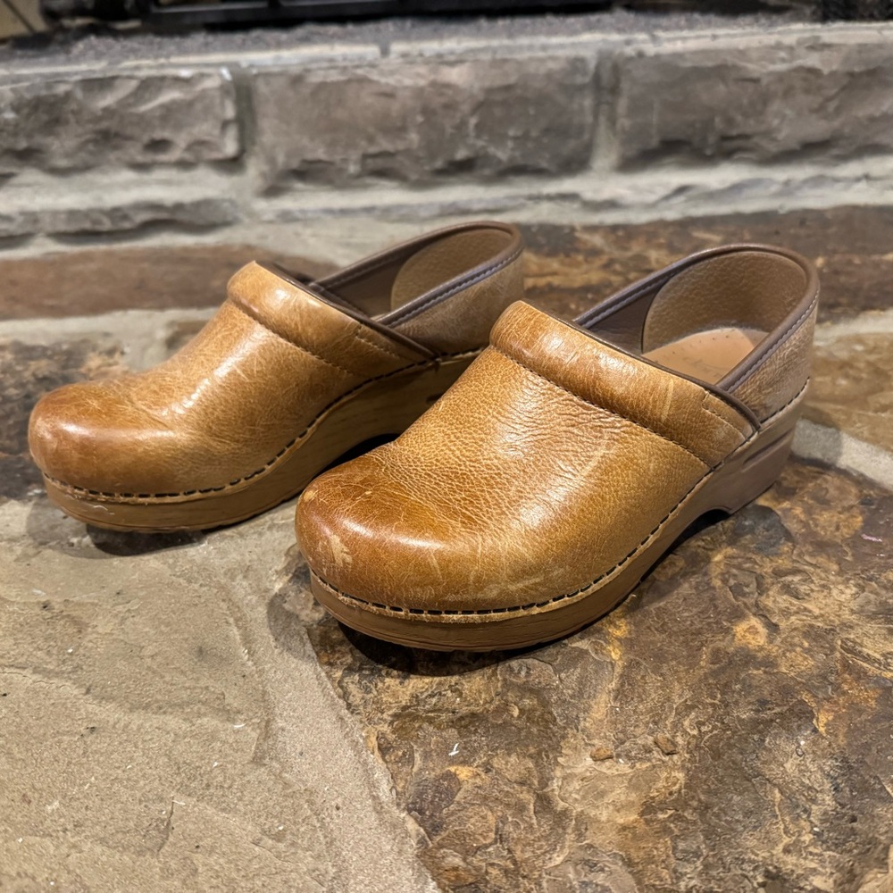Dansko Tan Leather Mules (Honey)